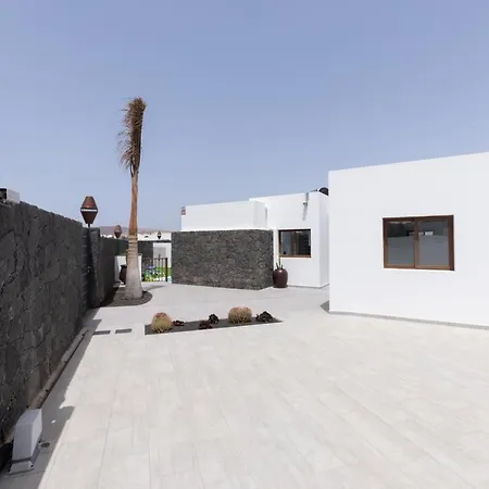 فيلة Sea Breeze Callao بلايا بلانكا