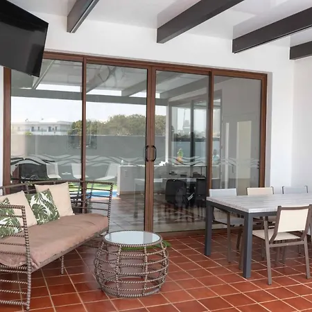 Sea Breeze Callao بلايا بلانكا